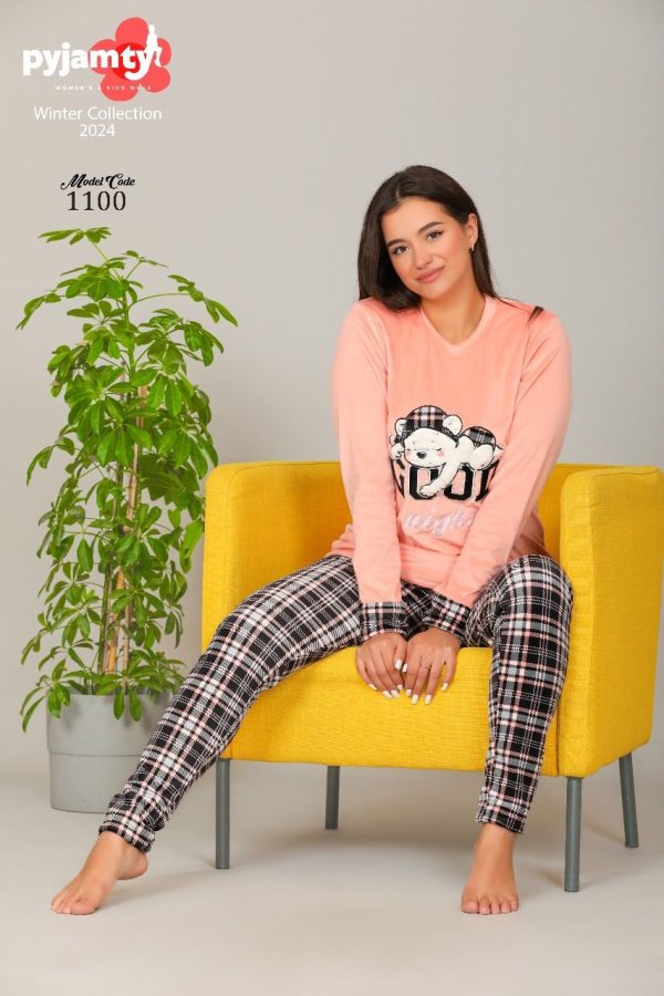 بيجامة قطيفة شتوي بتصميم كاروهات مميز من بيجامتي 1100
