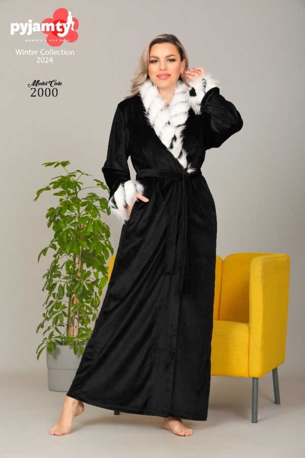 روب شتوي قطيفة بتصميم أنثوي من بيجامتي 2000