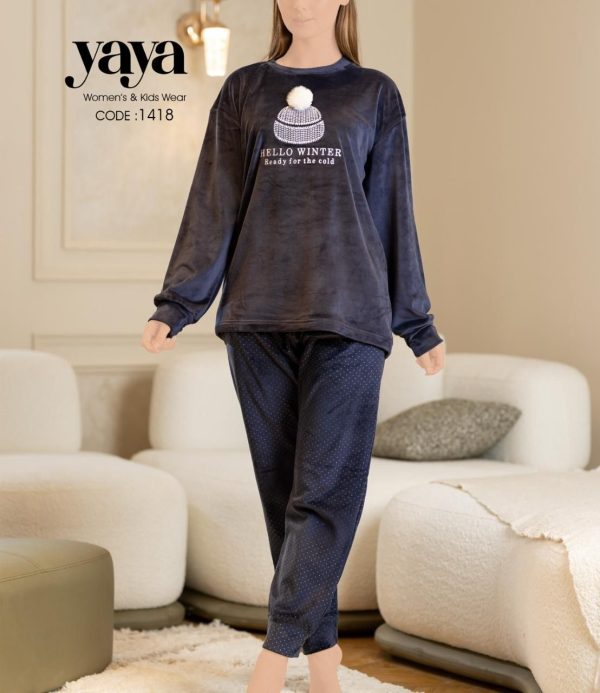 بيجامة قطيفة شتوي بـلون كحلي من يايا 1418 HELLO WINTER | Pyjamty