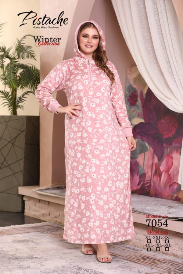 بيجامة قطيفة شتوي بنقشة ورود رقيقة من بيستاج 7054 | Pyjamty