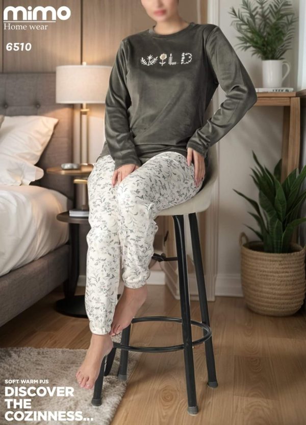 بيجامة شتوي قطيفة بلون رصاصي مميز من ميمو 6510 | Pyjamty