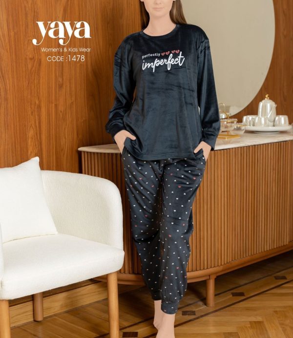 بيجامة قطيفة بطبعة قلوب من يايا 1478 perfectly.. iam perfect💕 | Pyjamty