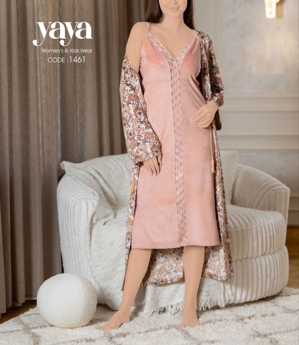 طقم روب شتوي قطعتين مصمم بدانتيل مميز من يايا 1461 | Pyjamty