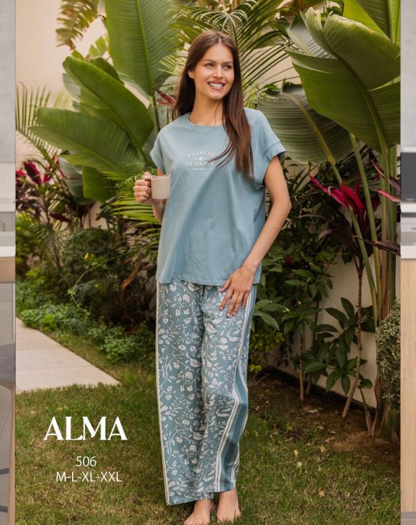 losse cotton pajama with printed pants from ALMA 506 FLOWER MEADOWS | Pyjamty