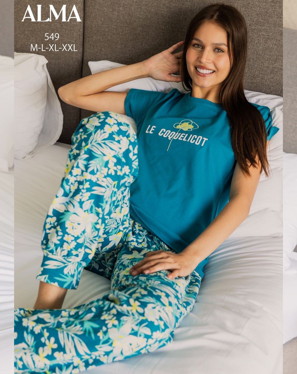 short-sleeve cotton pajama featured with vibrant tropical design from ALMA 549 LE COQUELICOT | Pyjamty