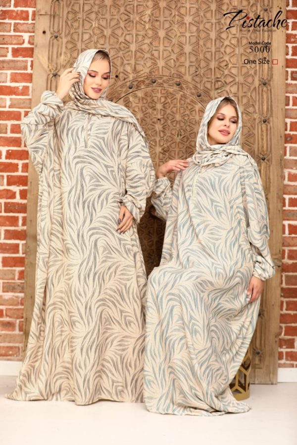 Free size cotton Isdal with a simple pattern from pistache 5000 | Pyjamty