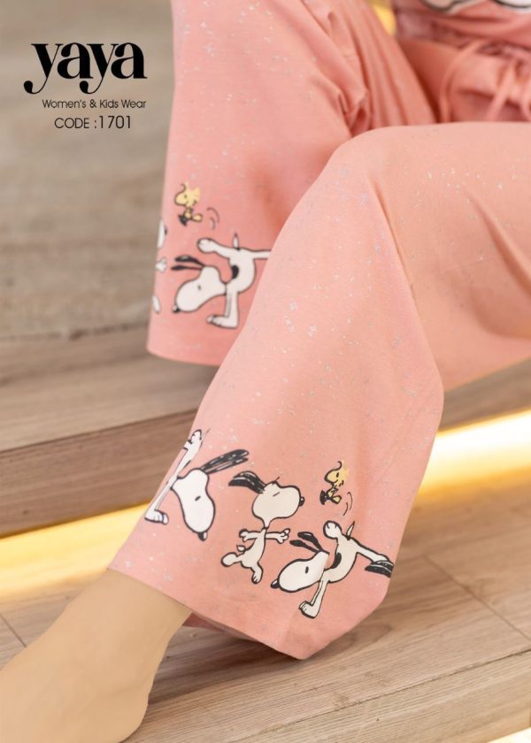 half-sleeve cotton pajama with pockets from yaya 1701 Snoopy ready to play! | Pyjamty