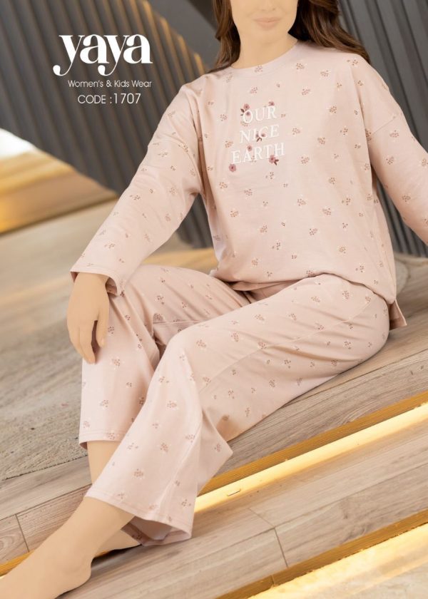 long-sleeve cotton pajama with delicate print from yaya 1707 OUR NICE EARTH | Pyjamty