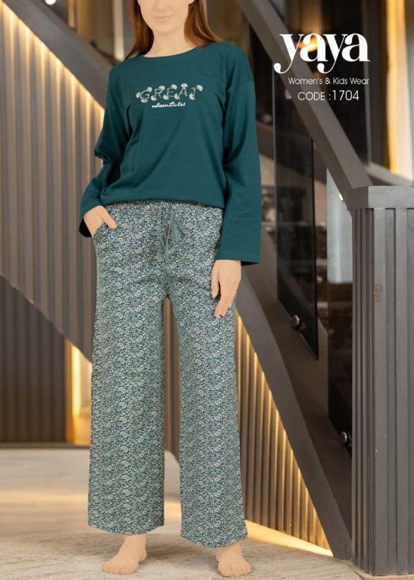 long sleeve cotton pajama with flower print wide leg pants from yaya 1704 GREAT adventures | Pyjamty