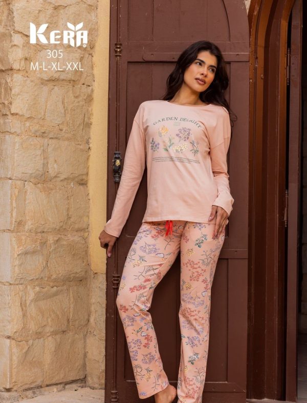long-sleeve cotton pajama with floral print from kera 305 GARDEN Delight | Pyjamty