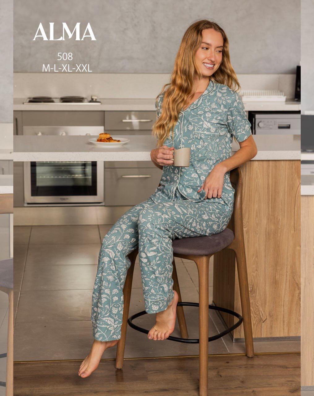 short sleeve cotton pajama with button-up top with floral print from ALMA 508 | Pyjamty