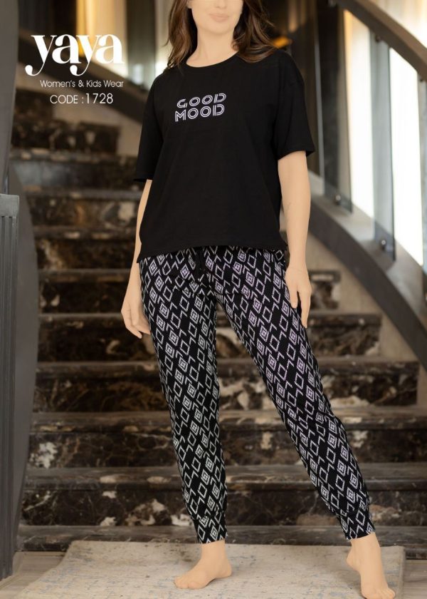 short sleeves cotton pajama with a unique design from yaya 1728 | Pyjamty