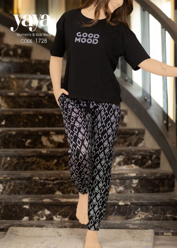 short sleeves cotton pajama with a unique design from yaya 1728 | Pyjamty