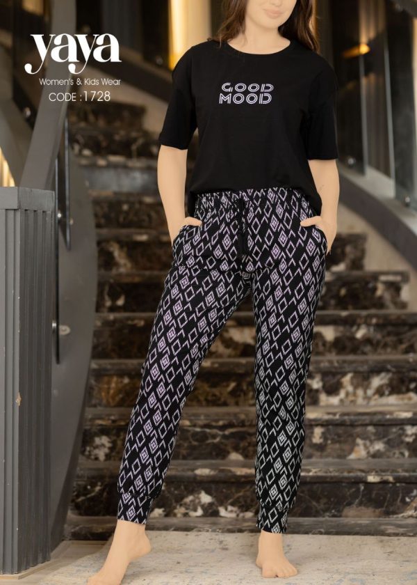 short sleeves cotton pajama with a unique design from yaya 1728 | Pyjamty
