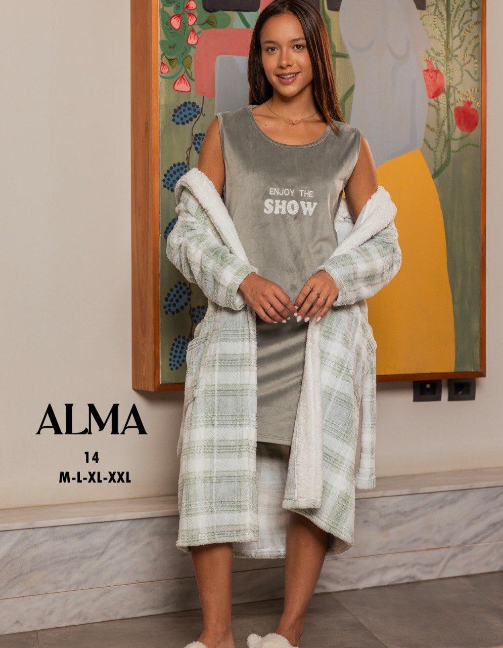 winter short robe set with a polar fleece robe from Alma 14 Enjoy The Show | Pyjamty