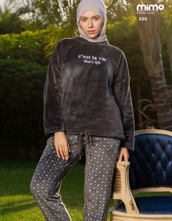 winter pajama featured with a floral print from mimo 550 c'est la vie. that's life | Pyjamty